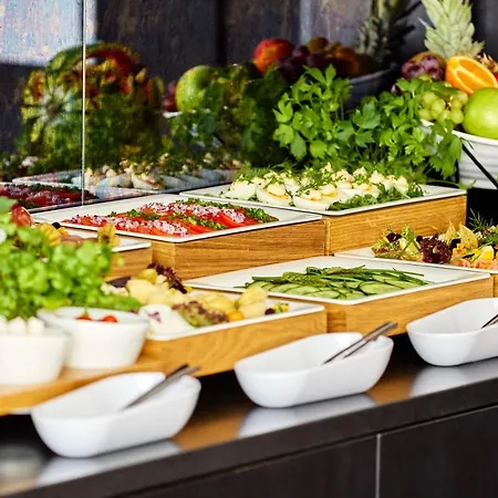 Liberte 33 4* Poznań