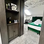 Liberte 33 Hotel