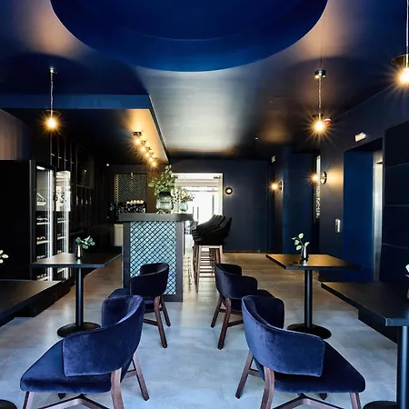 Liberte 33, An Ascend Collection 4*