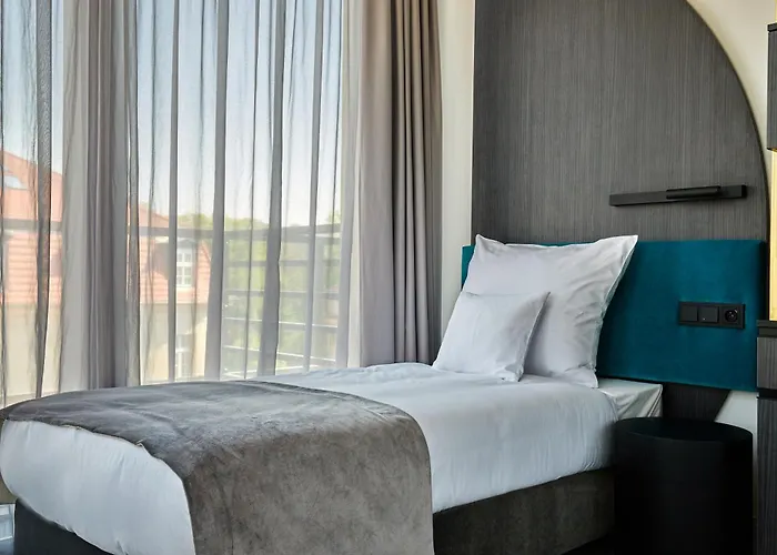 מלון Liberte 33 4*