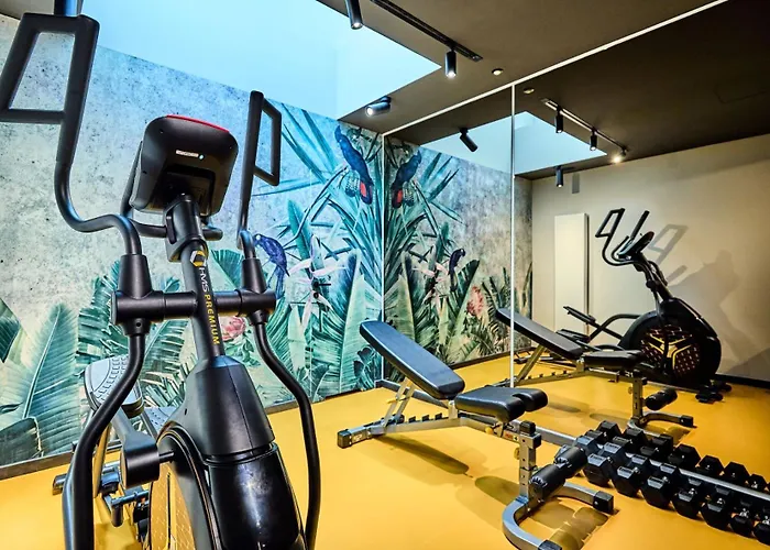 Отель Liberte 33 4*